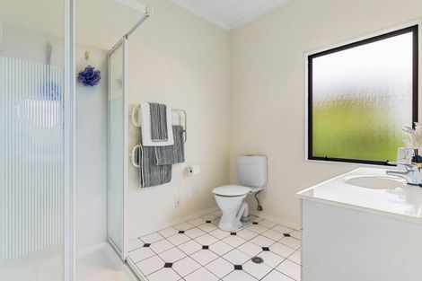 Photo of property in 7 Jubaea Place, Henderson, Auckland, 0610