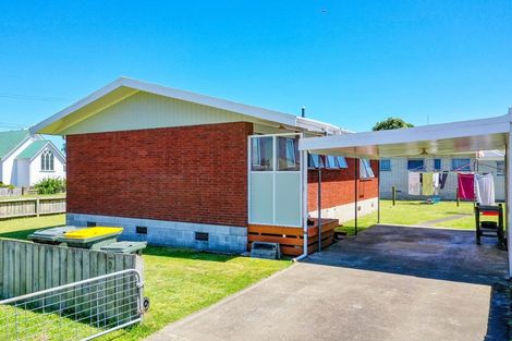 Photo of property in 74 Main Street, Edgecumbe, 3120