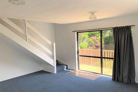 Photo of property in 33b Sunhaven Drive, Newlands, Wellington, 6037