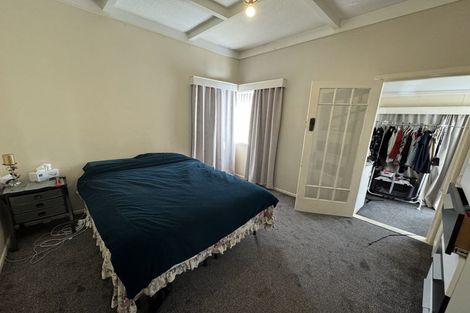 Photo of property in 3170 Great North Road, New Lynn, Auckland, 0600