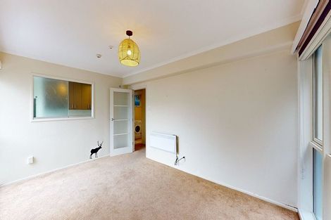 Photo of property in Victoria Court, 4u7 Queen Street, Mount Victoria, Wellington, 6011