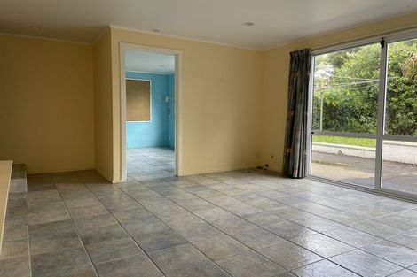 Photo of property in 57 Bradbury Road, Botany Downs, Auckland, 2010