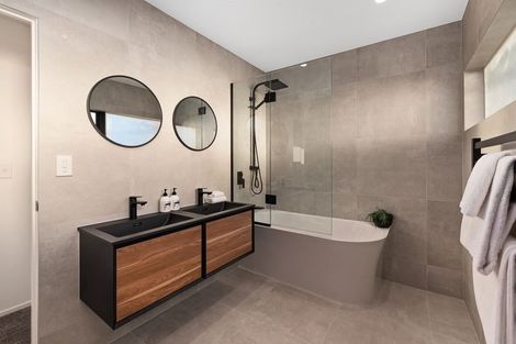 Photo of property in 131 Churchill Road, Rothesay Bay, Auckland, 0630
