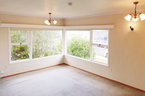 Photo of property in 1 Marsh Avenue, Forrest Hill, Auckland, 0620