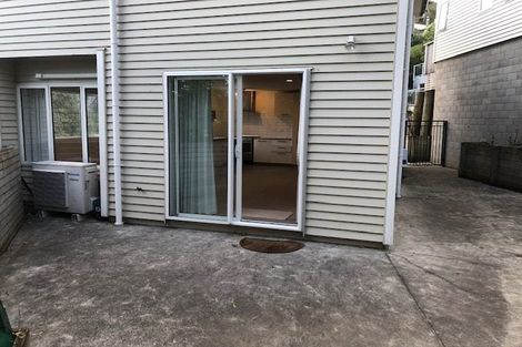 Photo of property in 10 Kopiko Way, Brooklyn, Wellington, 6021