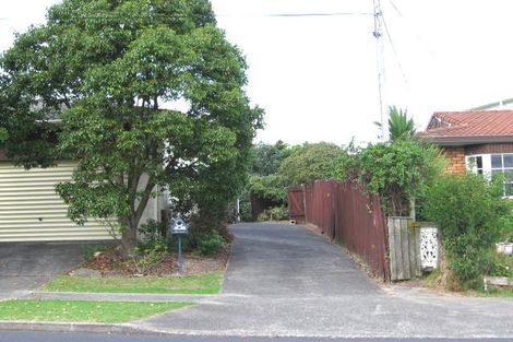 Photo of property in 2/955a Beach Road, Torbay, Auckland, 0630