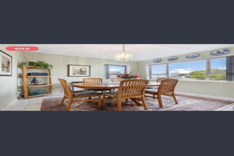 Photo of property in 9 Forsythe Place, Massey, Auckland, 0614