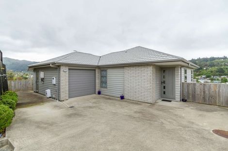 Photo of property in 32 Speldhurst Grove, Stokes Valley, Lower Hutt, 5019