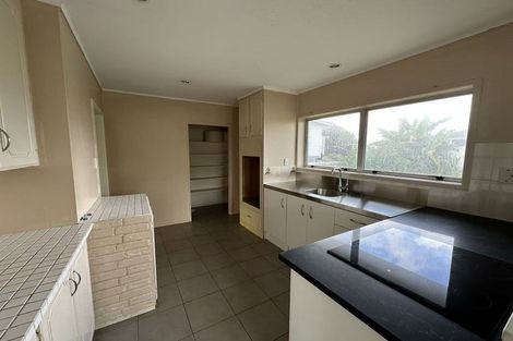 Photo of property in 10 Bendale Place, Papatoetoe, Auckland, 2025