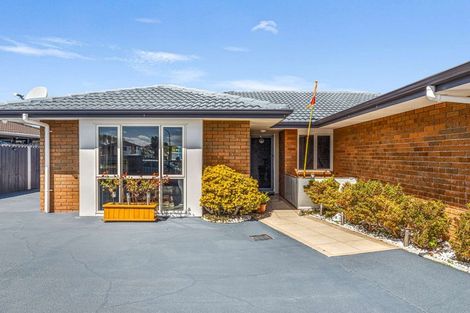 Photo of property in 526 Massey Road, Mangere, Auckland, 2022