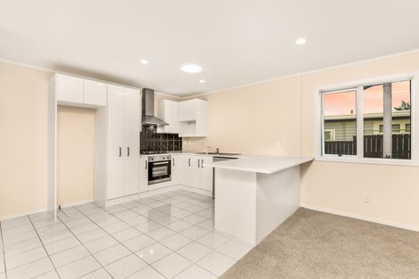 Photo of property in 13a Golf Road, New Lynn, Auckland, 0600