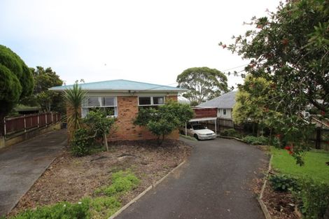 Photo of property in 122 Flanshaw Road, Te Atatu South, Auckland, 0610