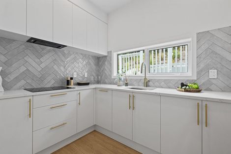 Photo of property in 38 Awanui Road, Red Beach, 0932