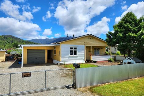 Photo of property in 20 Clifford Street, Blackball, 7804
