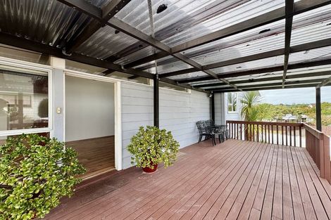 Photo of property in 49 Rosewarne Crescent, Glendene, Auckland, 0602