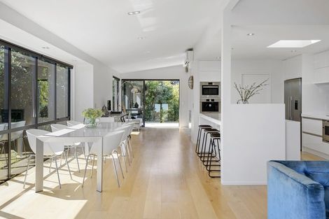 Photo of property in 272 Cannon Hill Crescent, Mount Pleasant, Christchurch, 8081