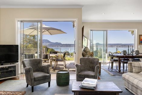 Photo of property in 10 Wakeman Road, Acacia Bay, Taupo, 3330