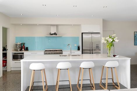 Photo of property in 8 Te Mauri Place, Omaha, 0986