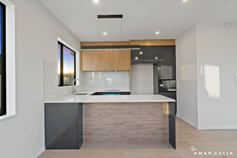 Photo of property in 1/16 Binsted Road, New Lynn, Auckland, 0600
