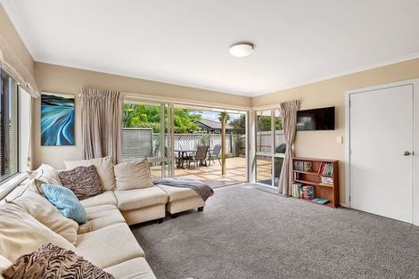 Photo of property in 2/137 Lakeside Drive, Orewa, 0931