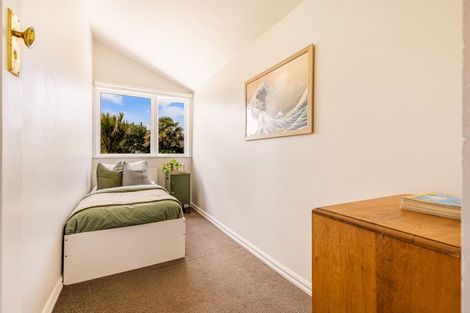 Photo of property in 5 Kotuku Street, Te Atatu Peninsula, Auckland, 0610