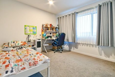 Photo of property in 14 Henriette Place, The Gardens, Auckland, 2105