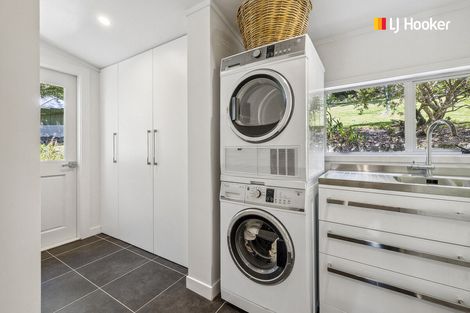 Photo of property in 33 Marine Parade, Macandrew Bay, Dunedin, 9014