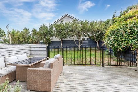 Photo of property in 27 Akaroa Drive, Maupuia, Wellington, 6022