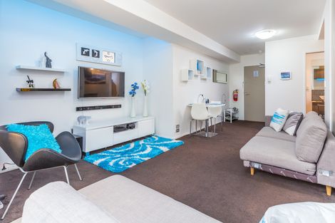 Photo of property in 2 White Road, Manurewa, Auckland, 2102