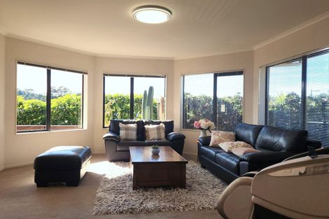 Photo of property in 47 William Gamble Drive, Greenhithe, Auckland, 0632