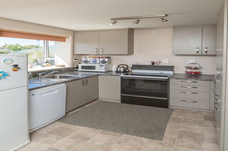 Photo of property in 2/264 Main North Road, Redwood, Christchurch, 8051