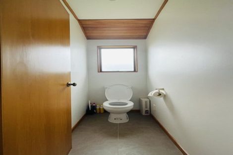 Photo of property in 89 Royal View Road, Te Atatu South, Auckland, 0610