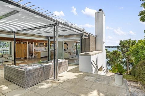 Photo of property in 94 Stanley Point Road, Stanley Point, Auckland, 0624
