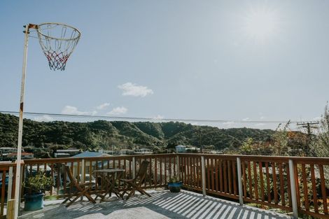 Photo of property in 45 Milton Terrace, Picton, 7220