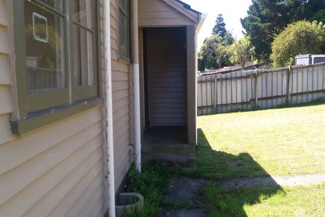 Photo of property in 196 Waddington Drive, Naenae, Lower Hutt, 5011