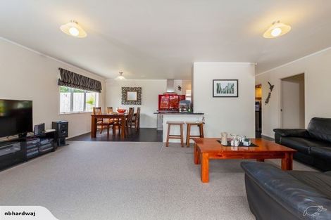 Photo of property in 18 Garton Drive, Massey, Auckland, 0614