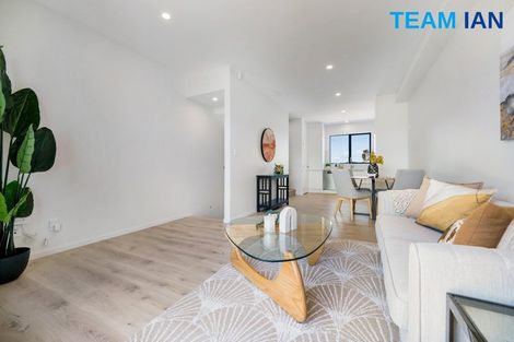 Photo of property in 11 Kayle Glen, West Harbour, Auckland, 0618