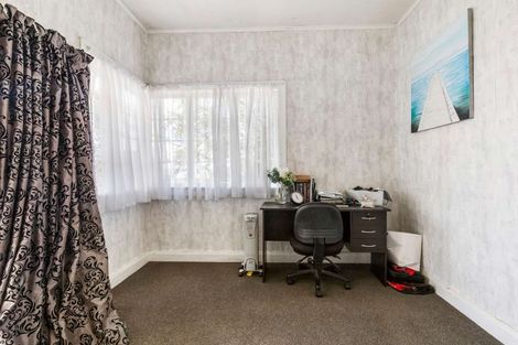 Photo of property in 16 Baverstock Road, Nawton, Hamilton, 3200