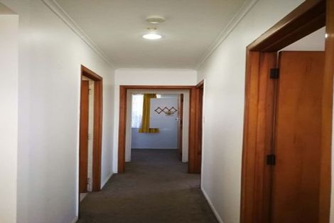 Photo of property in 10 Barron Drive, Green Bay, Auckland, 0604
