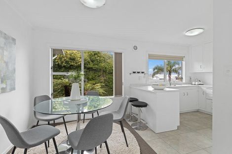 Photo of property in 2/50a Taharoto Road, Takapuna, Auckland, 0622