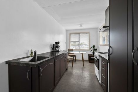 Photo of property in 3 Sutton Place, Hawera, 4610