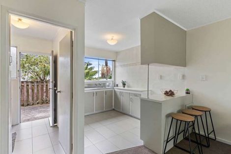 Photo of property in 2/200 Chivalry Road, Glenfield, Auckland, 0629