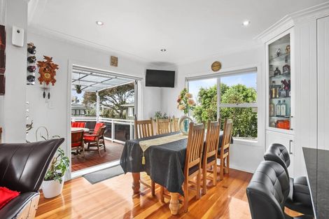 Photo of property in 19 Merchant Avenue, Te Atatu South, Auckland, 0610