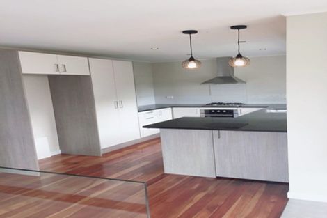 Photo of property in 26 Tawhana Crescent, Red Beach, 0932