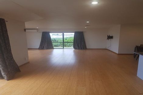 Photo of property in 79a Stanley Road, Glenfield, Auckland, 0629