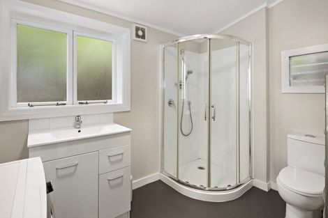 Photo of property in 2 Linwood Way, Island Bay, Wellington, 6023