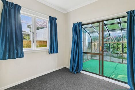 Photo of property in 5 Burrows Avenue, Karori, Wellington, 6012