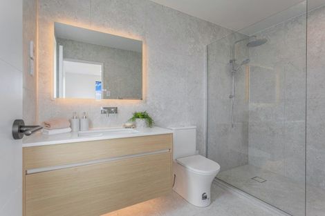 Photo of property in 5 Makumaku Place, Long Bay, 0630