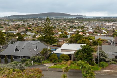 Photo of property in 48 Kotare Street, Waikanae, 5036