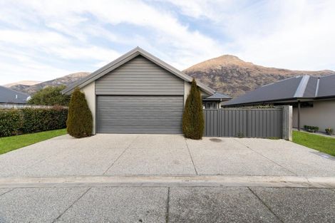 Photo of property in 8 Judge And Jury Drive, Lake Hayes, Queenstown, 9304